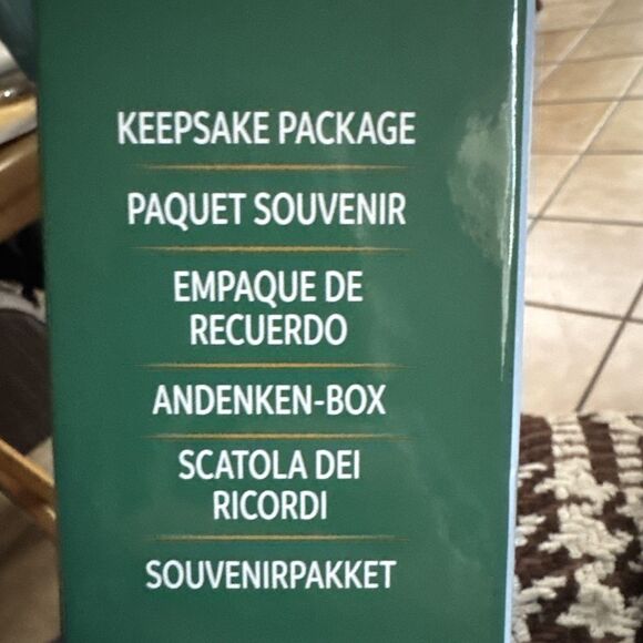 The Elf Of The Shelf Girl New In Box Brown Eyes, Book - Picture 5 of 9